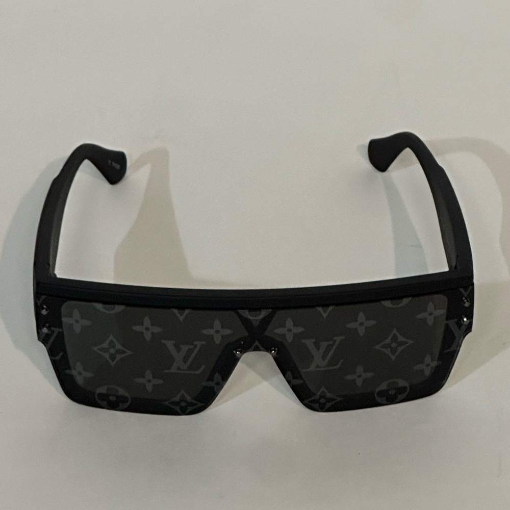Louis Vuitton Sunglasses BRAND NEW no box
